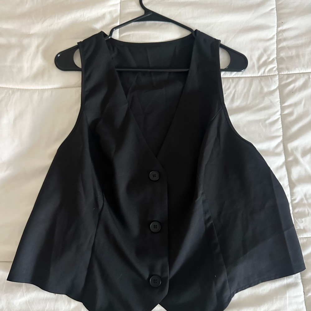 SHEIN Black Sleeveless Top